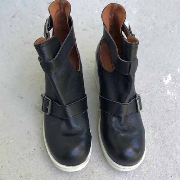 Sixtyseven Tyler Floated Buckle - Picture 3 of 6